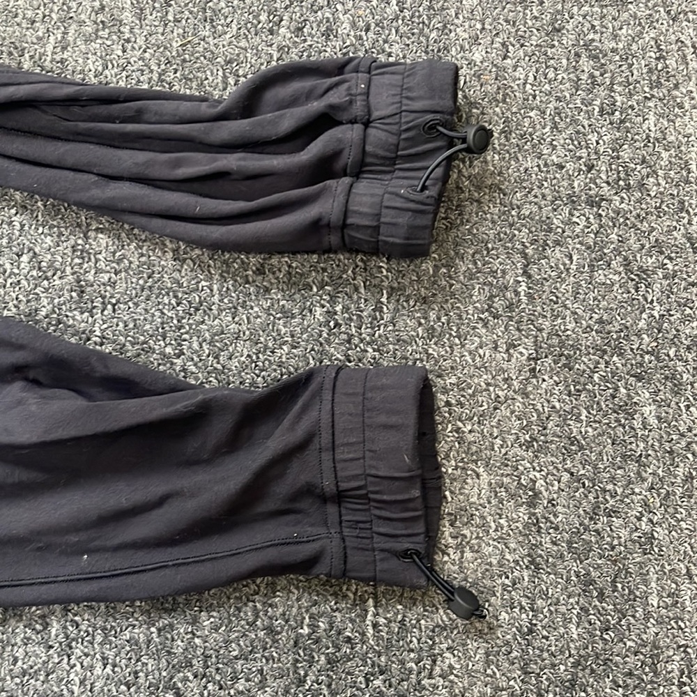 Lululemon size 2 - Picture 4 of 8